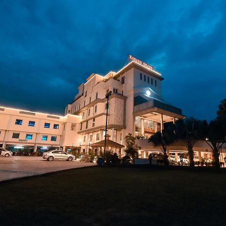 科纳克大酒店 Mirzāpur 外观 照片