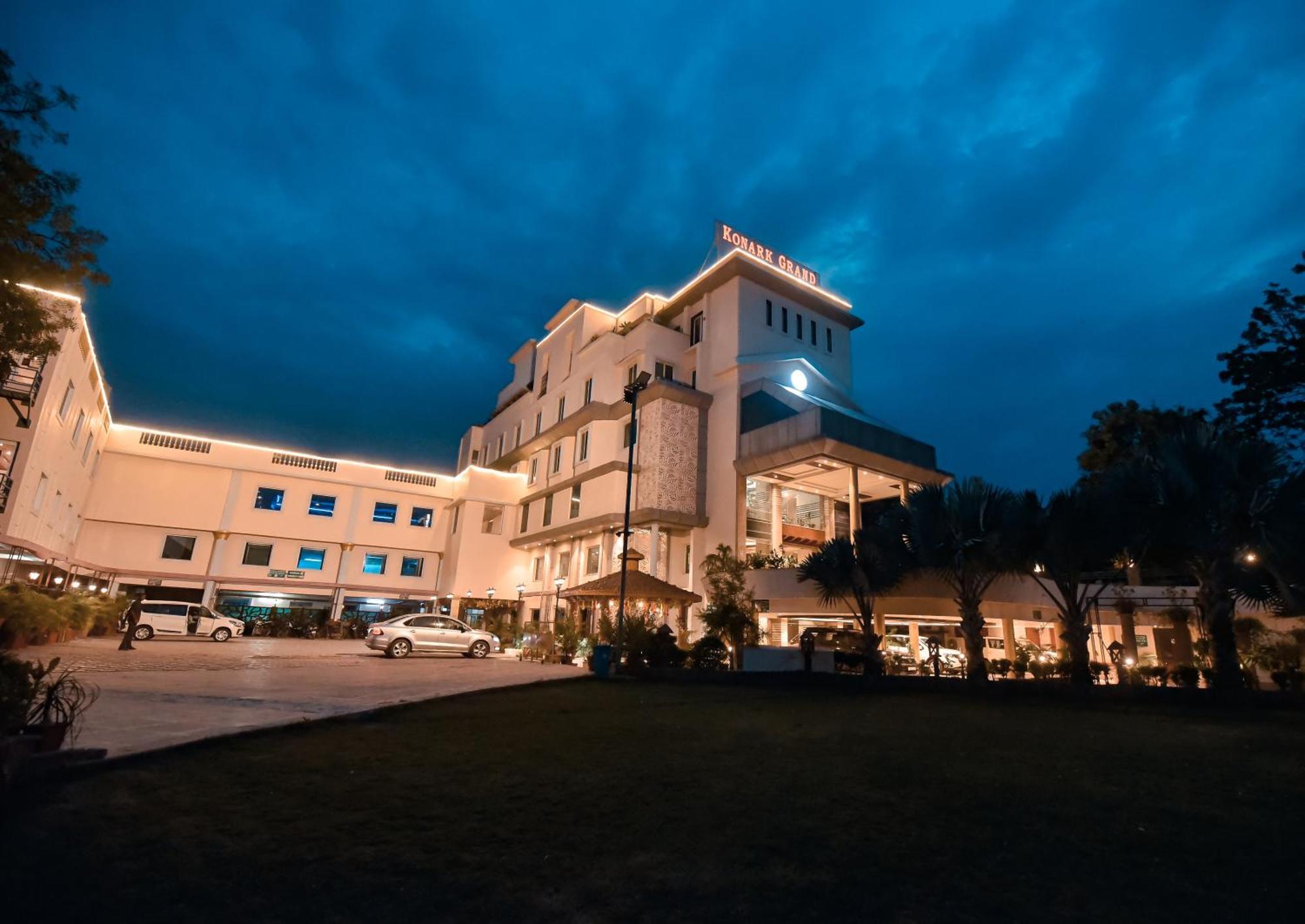 科纳克大酒店 Mirzāpur 外观 照片