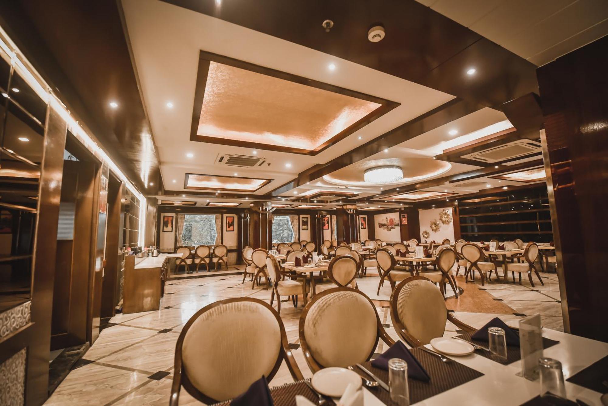 科纳克大酒店 Mirzāpur 外观 照片