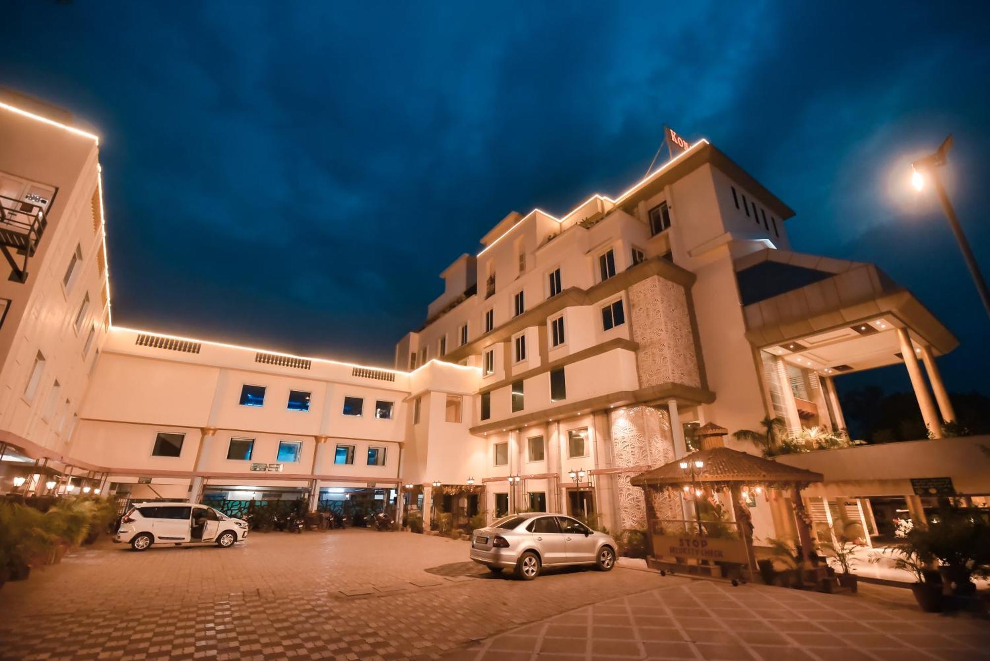 科纳克大酒店 Mirzāpur 外观 照片