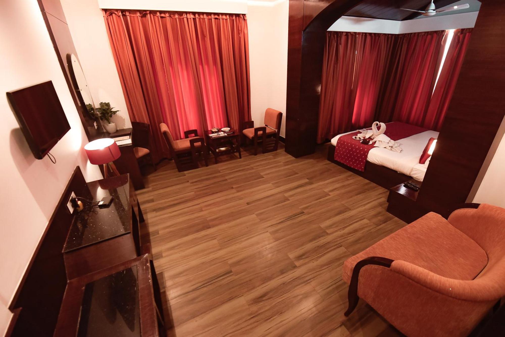 科纳克大酒店 Mirzāpur 外观 照片