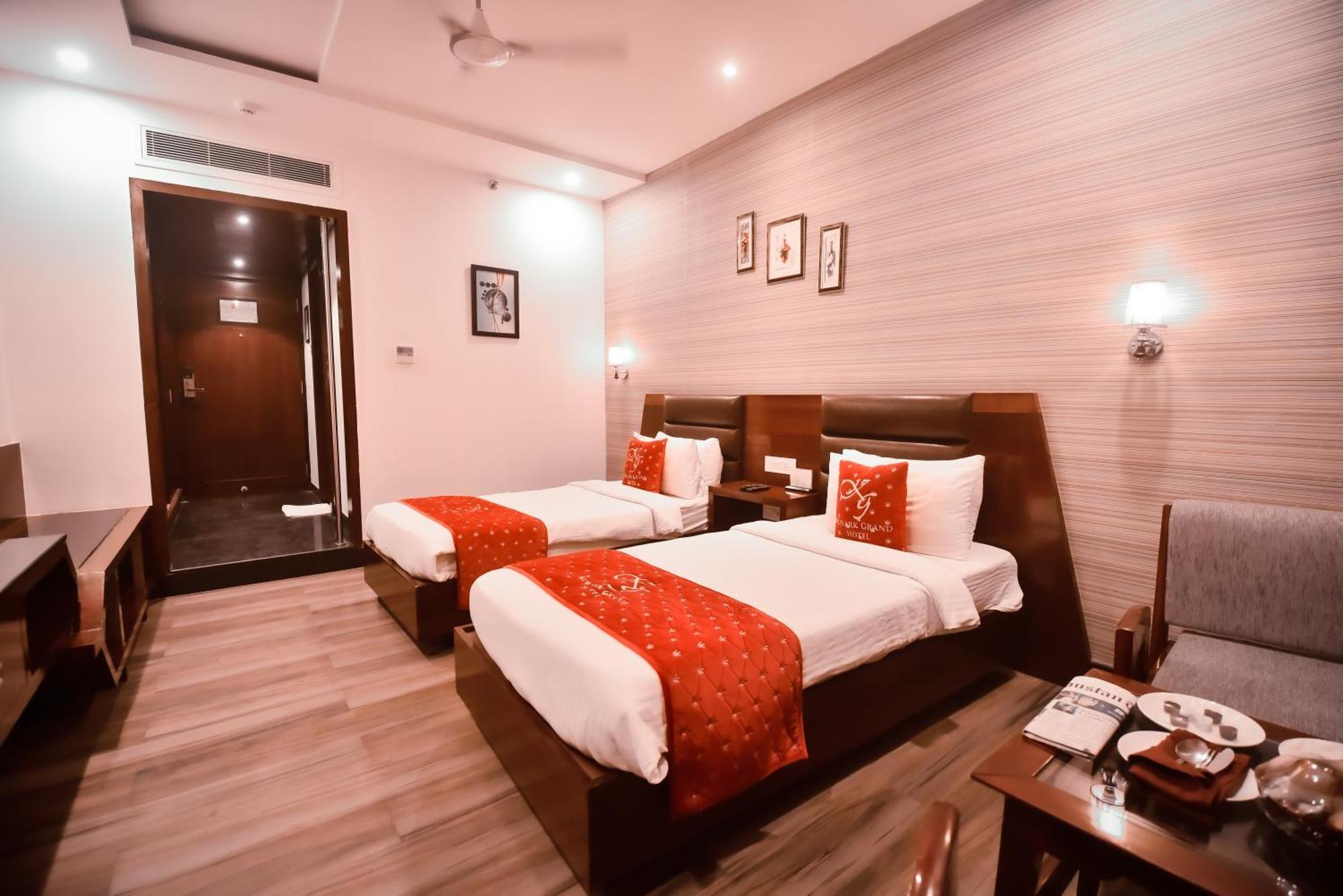 科纳克大酒店 Mirzāpur 外观 照片