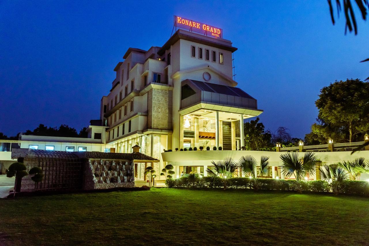 科纳克大酒店 Mirzāpur 外观 照片
