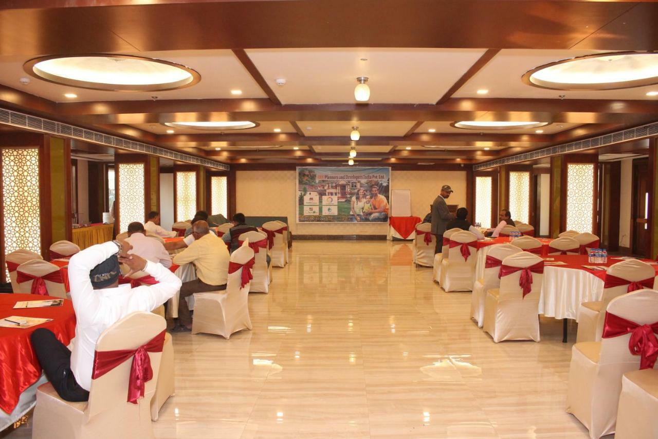 科纳克大酒店 Mirzāpur 外观 照片